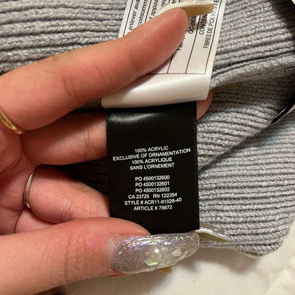 ARITZIA MAIN CHARACTER SNOW DAY BEANIE - Picture 4 of 9